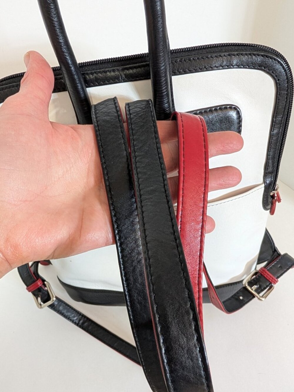 ili New York White Leather Mini Backpack – Black & Red Trim - Picture 6 of 14